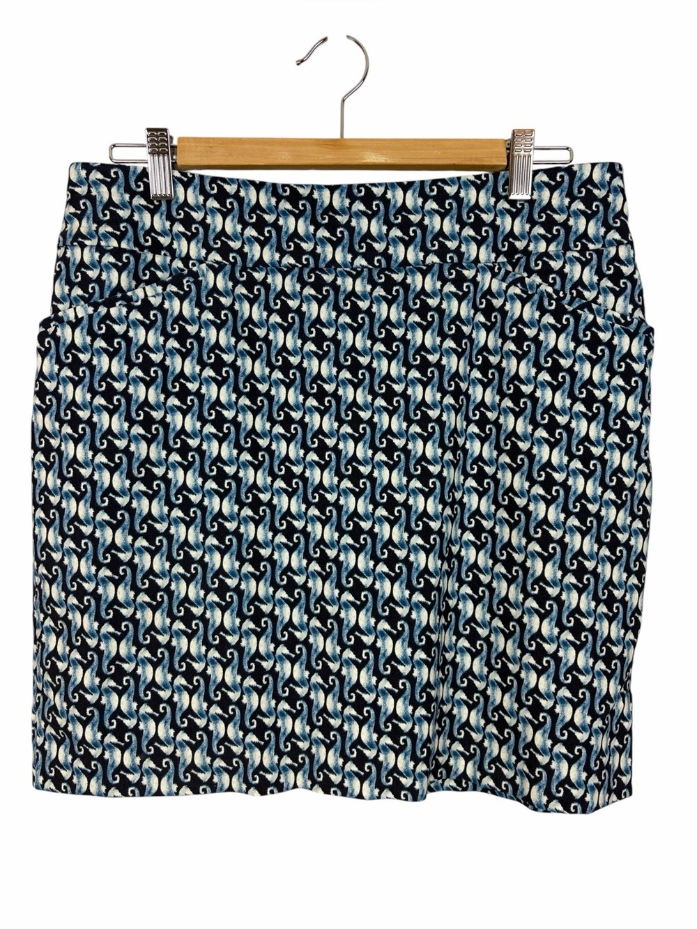 Chico’s Perfect Stretch Seahorse Print Skort Size 1.5 Blue Pull-On Golf Travel